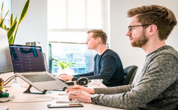 Experts Say It’s Unlikely Fully Vaccinated People Are Unknowingly Spreading COVID-19