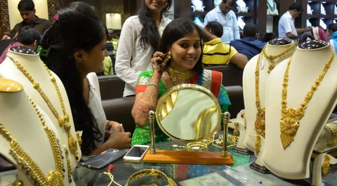 Gold Buoyant Before The Fed, Copper Rallies on China COVID Hopes Gold Buoyant Before