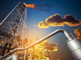 Oil Falls on Weak Chinese Data, Hawkish Fed Also Weighs OIL FALLS