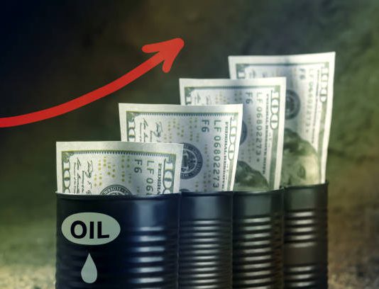 Oil Rises on Saudi Supply Signals, But Demand Fears Cap Gains Oil Rises