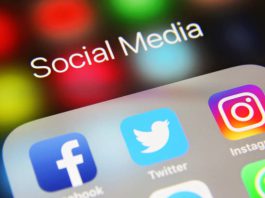 France’s Macron Discussed Twitter Content Rules in Meeting With Musk Twitter content