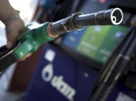 Oil Prices Dip as industry Data Shows Massive Build in U.S. Inventories Oil Prices Dip