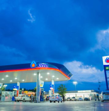 Oil Rises After Steep Losses, But Recession Fears Limit Gains Oil rises