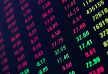 Dow Futures Trade Lower As Tech Earnings Disappoint, Apple Sheds 2.8% Dow Futures