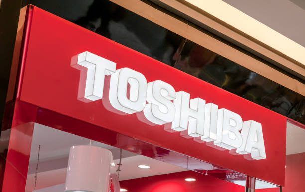 Toshiba Cuts Full-Year Profit Estimate, COO Resigns Toshiba