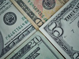 Dollar Edges Lower, But Remains Near Highs On Iflation Concerns Dollar Edges