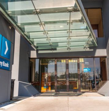 Silicon Valley Bank is Largest Failure Since 2008 Crisis, Billions Stranded