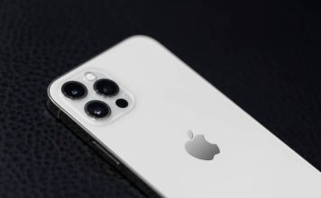 Apple CEO Praises China’s innovation, Long History of Cooperation on Beijing Visit