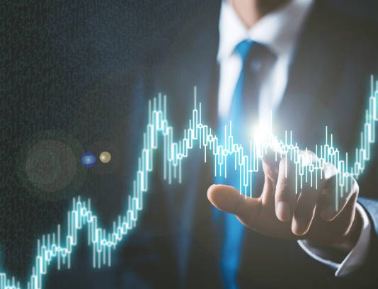 Asia FX Firms, Dollar Slumps as SVB Turmoil Clouds Rate Hike Outlook