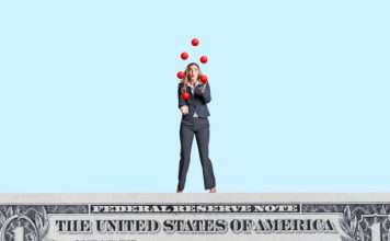 Dollar Edges Lower Ahead of Payrolls; yen Weakens After BOJ Stands pat