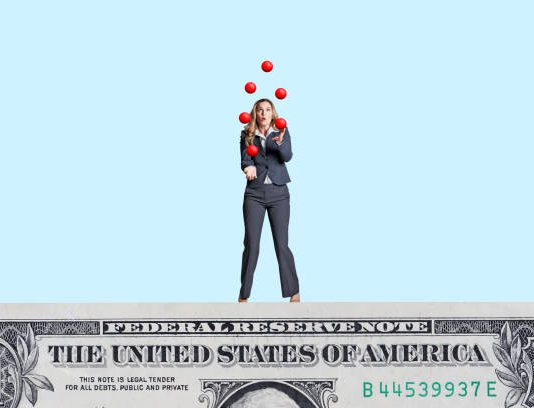 Dollar Edges Lower Ahead of Payrolls; yen Weakens After BOJ Stands pat