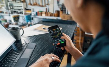 Asian Stocks Edge Up As Markets Digest Oil Rally, China Tech Surges