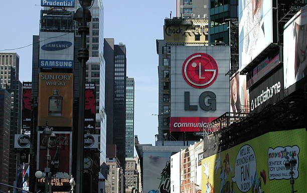 LG Display Talks Up H2 Recovery Hopes After 4th Straight Quarterly Loss