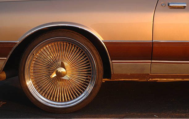 Gold Edges Lower As Markets Seek Clarity On Fed Rate Hikes