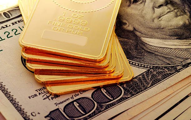 Gold Pushes Further Past $2,000 As Fed’s Kasha Kari Flags Recession
