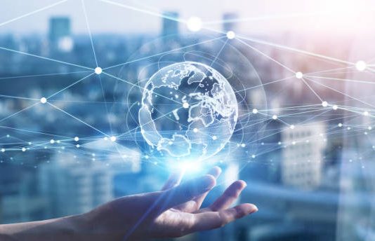 Japan outshines Asian Stocks On Tech Strength, Chinese Markets Lag