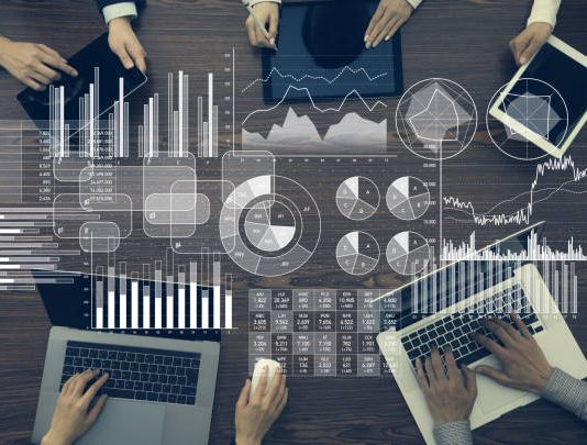 Asian Stocks Drop Amid Default Fears, Nvidia Boosts Chipmaking Shares