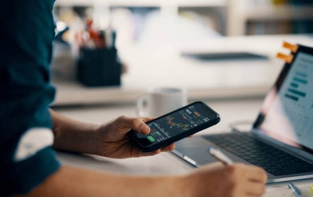 Asian Stocks Edge Past Weak Economic Signals, Chinese Shares Lag