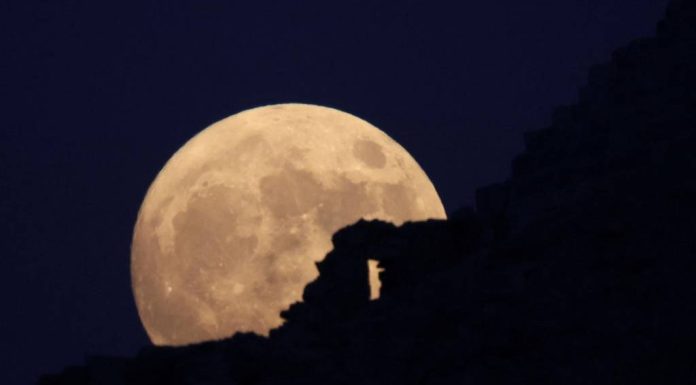 Supermoon Blue Moon 2024: Captivating Global Views